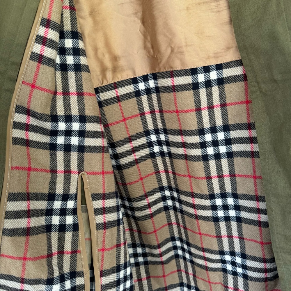 Men’s Burberry Trench Coat 40 Regular - Picture 3 of 9